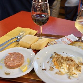 International Alba White Truffle Fair - Eggs with white truffles and a glass of Barolo €38 / steak tartare €9 / glass of moscato - Trade Fairs Near Me - Alba, CN
