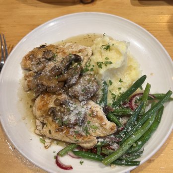 M'tucci's Moderno - Chicken Marsala - Italian Near Me - Rio Rancho, New Mexico M'tucci's Moderno - Chicken Marsala - Italian Near Me - Rio Rancho, New Mexico