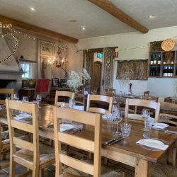 Mount Ashby - Inside decor.