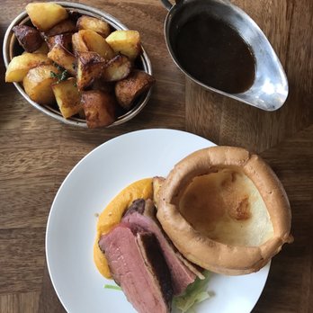 Marksman Public House - Roast Hereford Beef & Yorkshire Pudding - Pubs Near Me - London, XGL Marksman Public House - Roast Hereford Beef & Yorkshire Pudding - Pubs Near Me - London, XGL