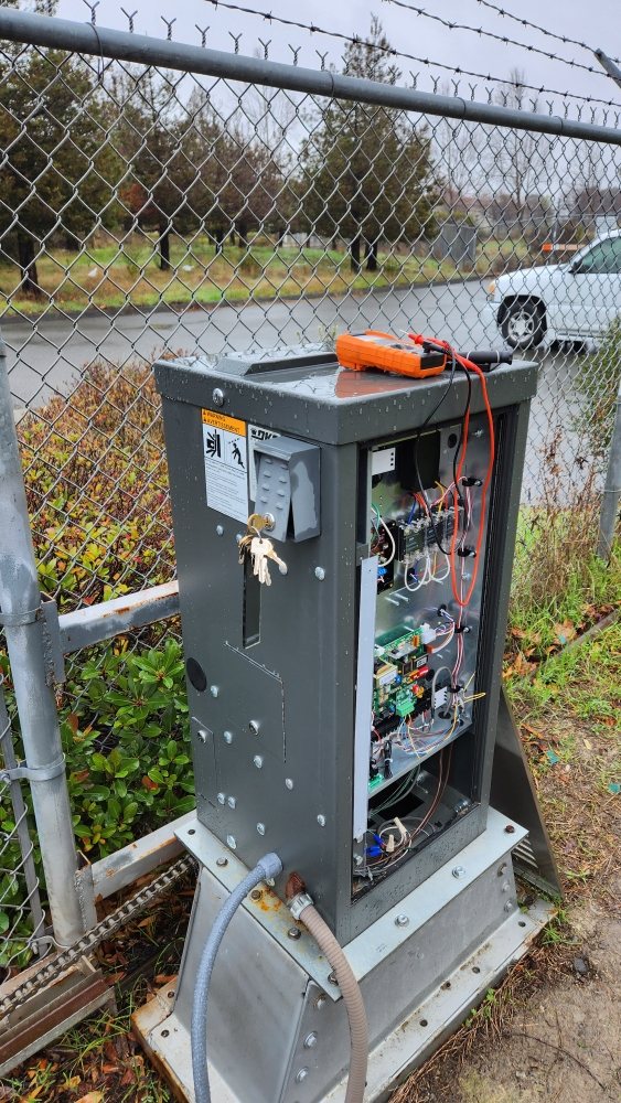Slide of Max Electrician