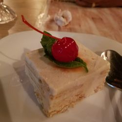 Baja Burger - Lemon cake