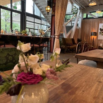 Little Saint - Pic of some of the dining room - Vegan Near Me - Healdsburg, California