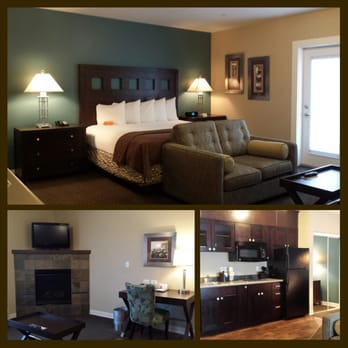 Oxford Suites Silverdale - Huge suite with a full kitchen. - Hotels Near Me - Silverdale, Washington