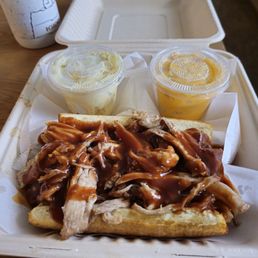 Pulled Pork Sandwich Pulled Pork Sandwich