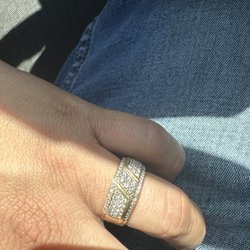 Citrus Jeweler - Weeding diamond ring.