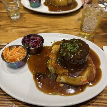 Makars Gourmet Mash Bar - Beef shoulder with scotch bonnet and tomato mash (not spicy) - Scottish Near Me - Old Town, EDH Makars Gourmet Mash Bar - Beef shoulder with scotch bonnet and tomato mash (not spicy) - Scottish Near Me - Old Town, EDH