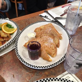 Black Bear Diner Fullerton - American Near Me - Fullerton, California