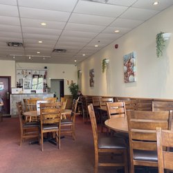 Szechuan Restaurant - Plain space, great food.