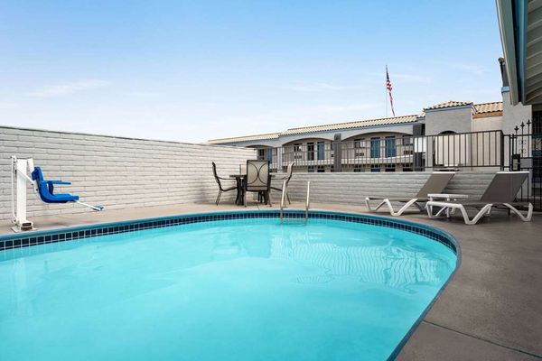 CLOSED - Red Roof Inn Kingman by null