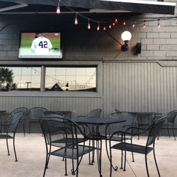 Kelly's Irish Pub - Kelly's Irish Pubs Outdoor Patio