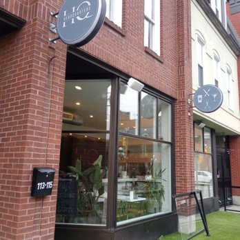 HeadQuarters - Front of the cafe - Cafes Near Me - Ottawa, Ontario