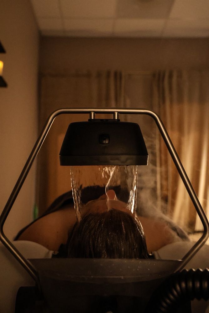 Doré Head Spa & Wellness Logo
