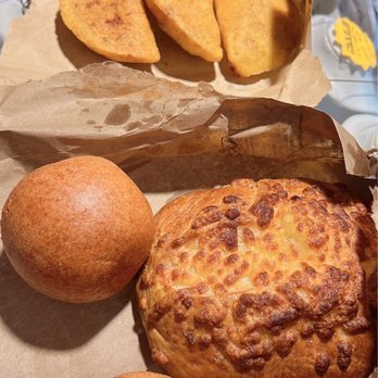 Pariscien Bakery - Bakeries Near Me - Brooklyn, New York