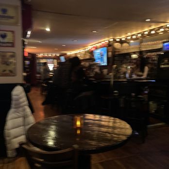 BXL Cafe - Pubs Near Me - New York, New York
