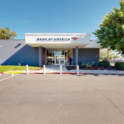 Bank of America Financial Center - Storefront