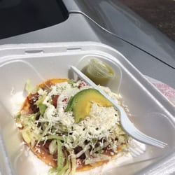 Taqueria Del Buen Pastor - Excellent spicy pork tostada