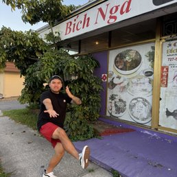 Exterior photo of Cafe Bích Nga - Pinellas Park, Florida Exterior photo of Cafe Bích Nga - Pinellas Park, Florida