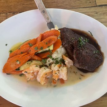 Skyline Kitchen & Vine - TINY 1/4" steak that they had to give 2 of them ?? Terrible - New American Near Me - Reno, Nevada