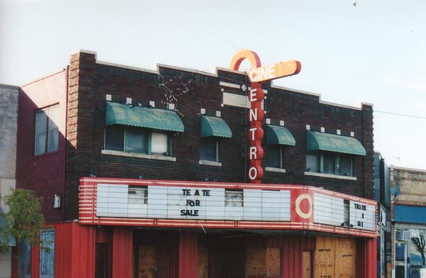 Circle Cinema by null