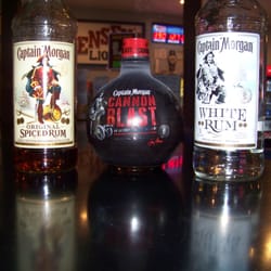 Jensen Liquor & Lounge