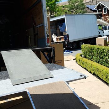 Pablo's Movers - Trucks - Movers Near Me - Elizabeth, New Jersey Pablo's Movers - Trucks - Movers Near Me - Elizabeth, New Jersey