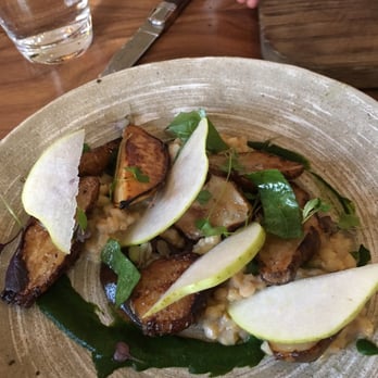 The Pig's Ear - The jerusalem artichokes salad - Bistros Near Me - Dublin, D The Pig's Ear - The jerusalem artichokes salad - Bistros Near Me - Dublin, D