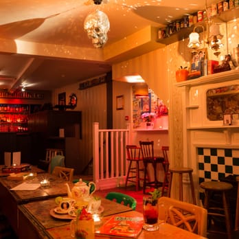 Simmons - Simmons Bar, Kings Cross - Bars Near Me - London, XGL Simmons - Simmons Bar, Kings Cross - Bars Near Me - London, XGL