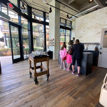 LE LABO AUSTIN - SOUTH CONGRESS - Cosmetics & Beauty Supply Near Me - Austin, Texas LE LABO AUSTIN - SOUTH CONGRESS - Cosmetics & Beauty Supply Near Me - Austin, Texas