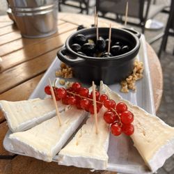 New Era Coffee - Cheese and olives (Käse und Oliven)