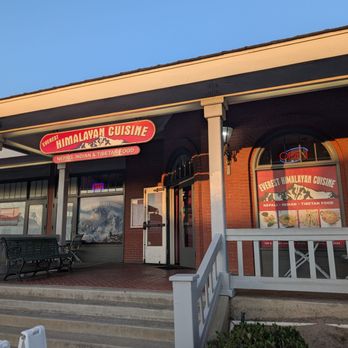 Everest Himalayan Cuisine - Outside - Himalayan/Nepalese Near Me - Encinitas, California