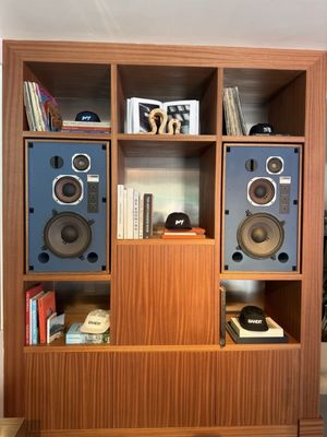 RHYTHM ZERO | WEST VILLAGE by null