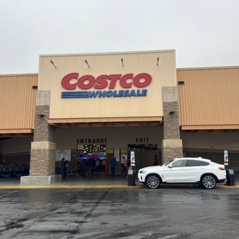 Costco Wholesale - 1/16/24 Exterior, entrance - Wholesale Stores Near Me - Bakersfield, California