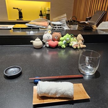 TORO - Oshibori to start... for clean hands! - Sushi Bars Near Me - Honolulu, Hawaii