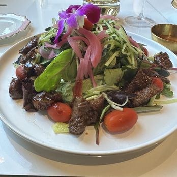 Breaking Dawn Brunch - Shake em (shaken beef salad) - Breakfast & Brunch Near Me - Los Gatos, California