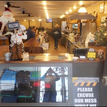 Willow Ranch - View of the restaurant as you enter the front door. Christmas decorations are still up, even though it's New Year's Eve. - Barbeque Near Me - Buttonwillow, California Willow Ranch - View of the restaurant as you enter the front door. Christmas decorations are still up, even though it's New Year's Eve. - Barbeque Near Me - Buttonwillow, California