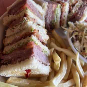 Doug's Place - Breakfast & Brunch Near Me - Castro Valley, California