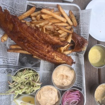 Lock 15 Brewing Co. - Haddock fish, seasoned French fries, pineapple mango slaw added pickled onions on the side. - Brewpubs Near Me - Akron, Ohio