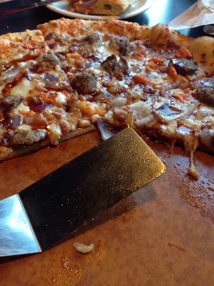 PIZZA HUT Updated October 2024 24 Reviews 1516 N Saginaw, Midland, Michigan Pizza