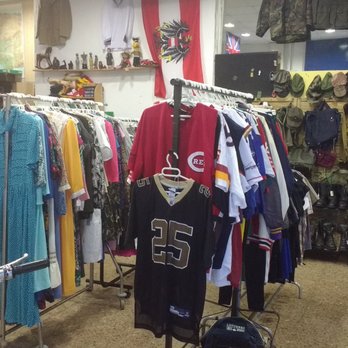 Omaha Beach - Camisetas NFL, vestidos años 70-80 - Used, Vintage & Consignment Near Me - Barcelona, B