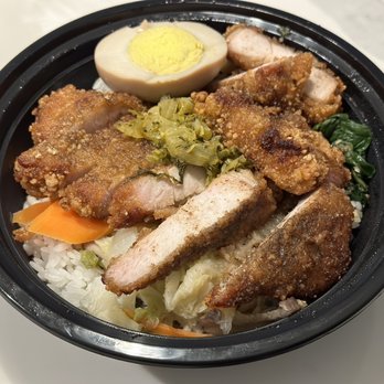 Lunch On The Plate - Pork chop rice - Food Trucks Near Me - Seattle, Washington
