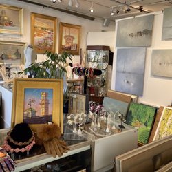 Thanassi Art Gallery - Inside the gallery.