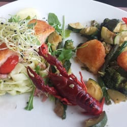 Strandpaviljoen Puur - Lachs mit Salat  für 18,50 € in 2015