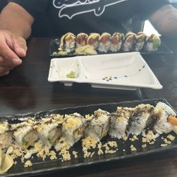 Garlic tuna roll Super crunch roll Garlic tuna roll Super crunch roll