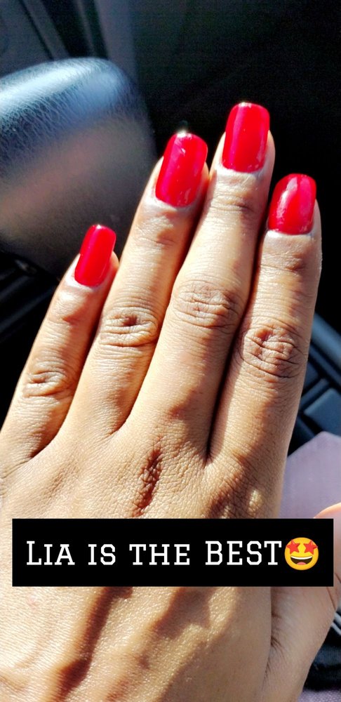 Fingers & Toes Nails and Spa Logo