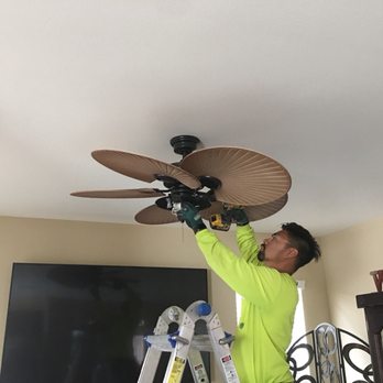 CR Innovations - Electricians Near Me