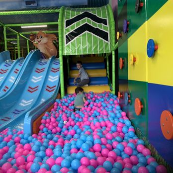 Wonderland 4 Kids - Climbing wall, ball pit, slides - Indoor Playcenter Near Me - Burbank, California Wonderland 4 Kids - Climbing wall, ball pit, slides - Indoor Playcenter Near Me - Burbank, California