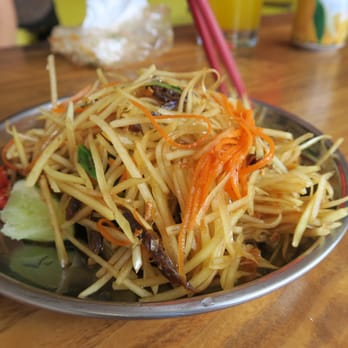 Le Red Tiger - Mixed Salad - Vietnamese Near Me - Montreal, Quebec