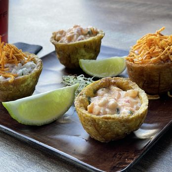 Manta Wynwood - Ceviche tostones - Peruvian Near Me - Miami, Florida Manta Wynwood - Ceviche tostones - Peruvian Near Me - Miami, Florida