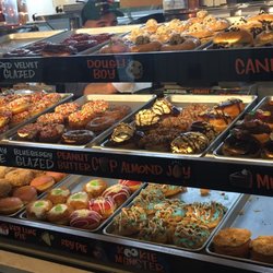Donut Crazy - Westport - We came here for Mother's Day and got 12 delicious donuts!